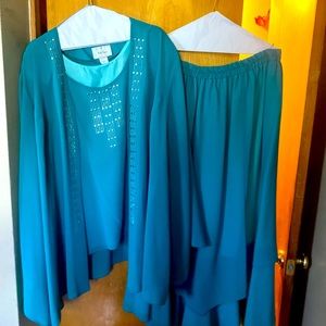 3k fashion brand, size 5x, 3 piece dress suit
